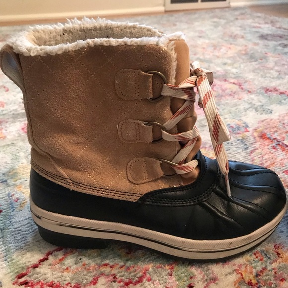 Snow Boots - Picture 2 of 4